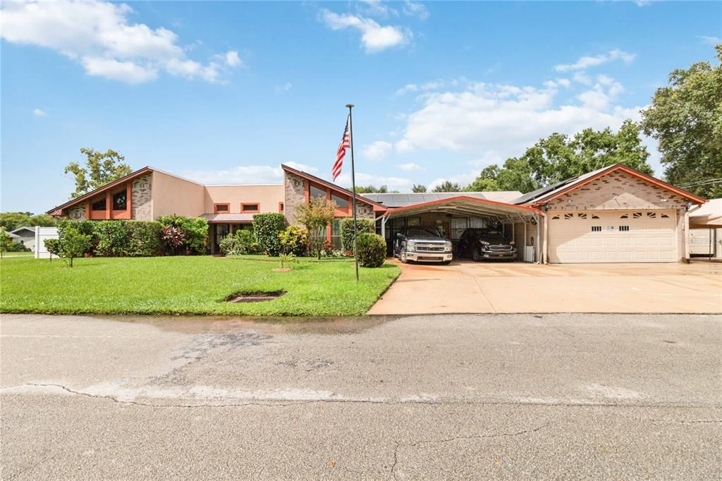 For Sale: $590,000 (3 beds, 3 baths, 2072 Square Feet)