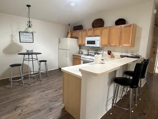 For Rent: $2,000 (2 beds, 2 baths, 1156 Square Feet)