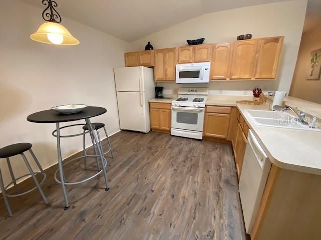 For Rent: $2,000 (2 beds, 2 baths, 1156 Square Feet)