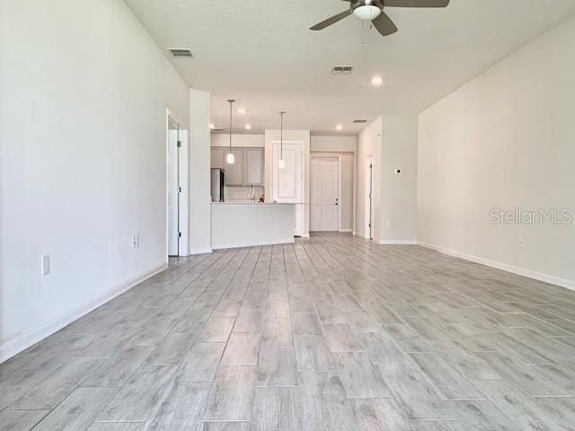 For Rent: $2,745 (4 beds, 2 baths, 2090 Square Feet)