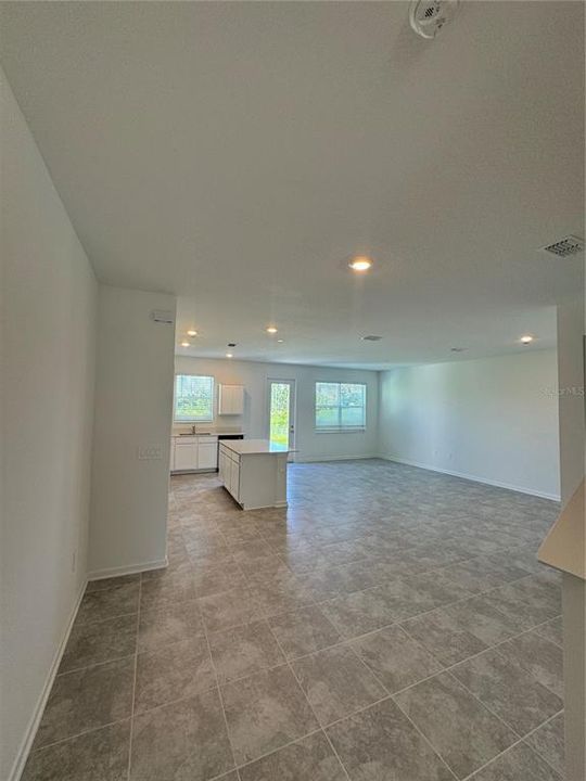 Active With Contract: $2,200 (3 beds, 2 baths, 1864 Square Feet)