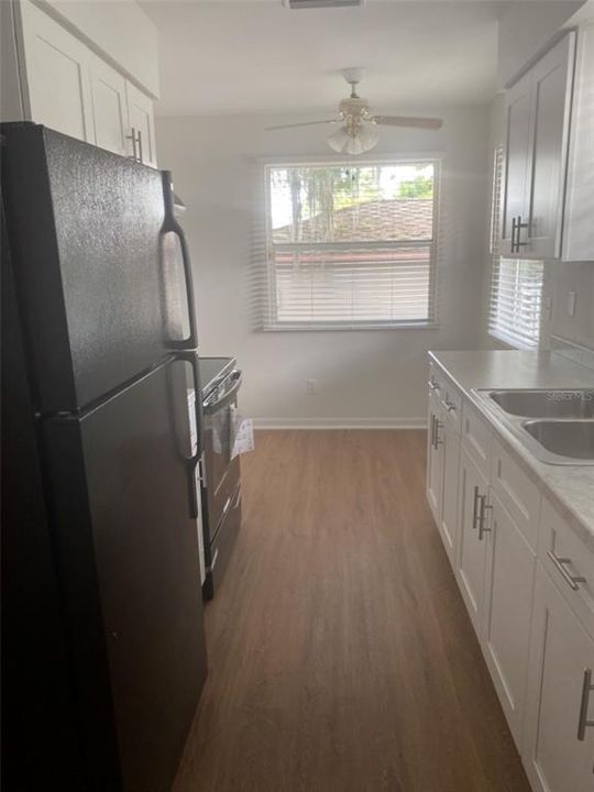 For Rent: $1,125 (1 beds, 1 baths, 700 Square Feet)