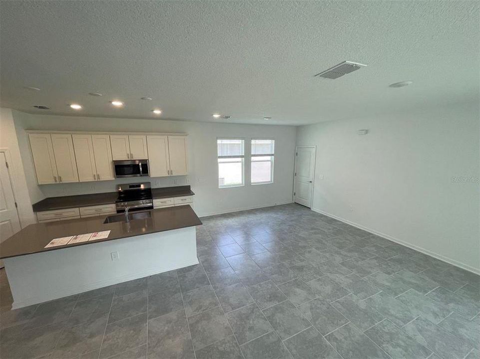 For Rent: $2,699 (4 beds, 3 baths, 2455 Square Feet)