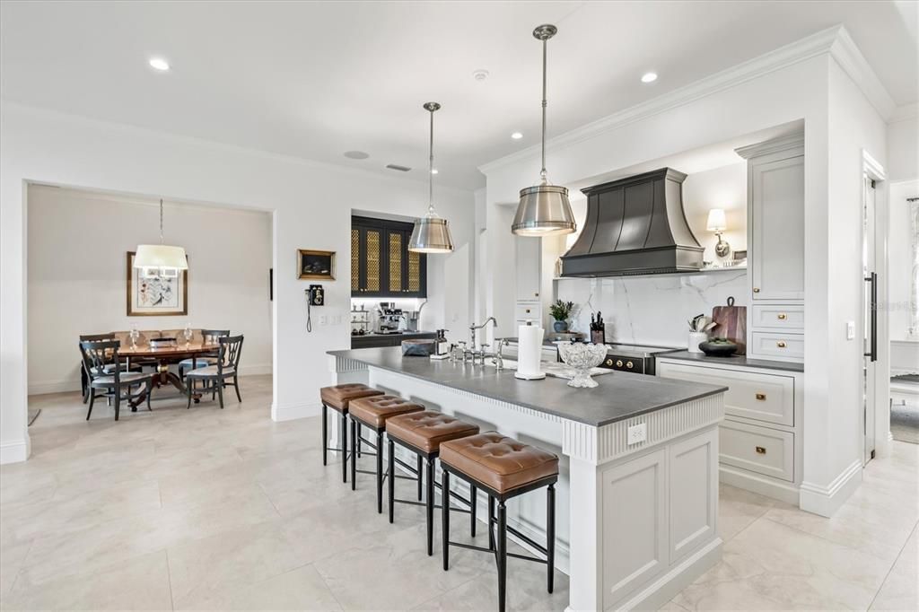 For Sale: $3,995,000 (5 beds, 4 baths, 4697 Square Feet)