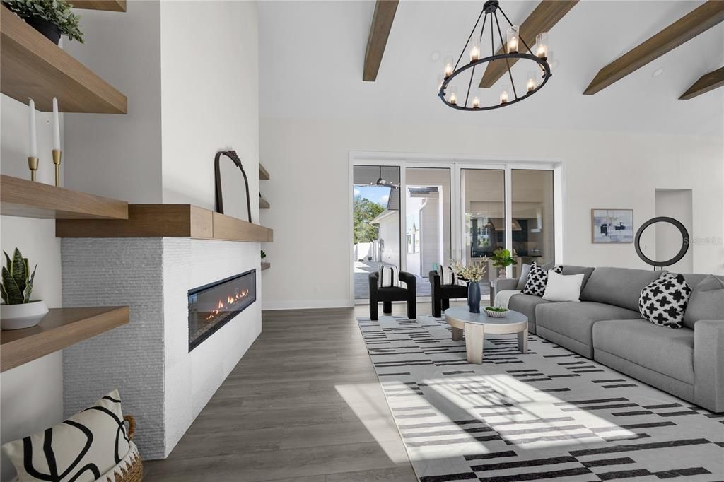 合同活跃: $1,283,300 (4 贝兹, 4 浴室, 3471 平方英尺)