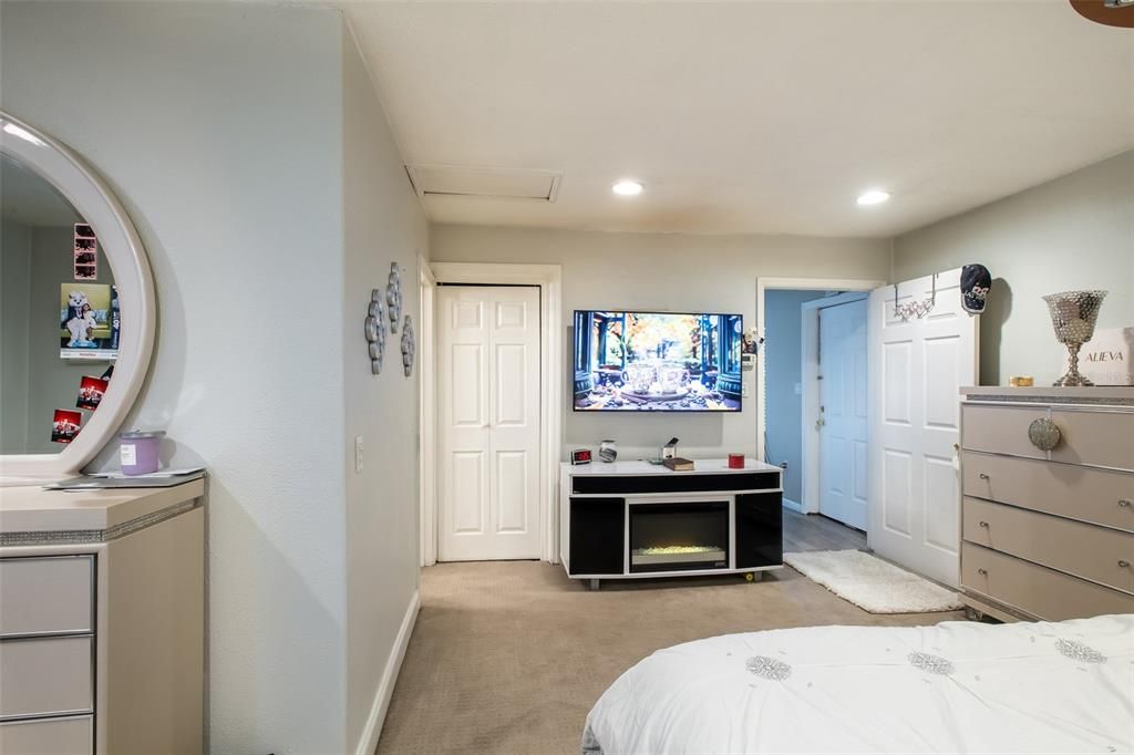 Active With Contract: $750,000 (0 beds, 0 baths, 2515 Square Feet)