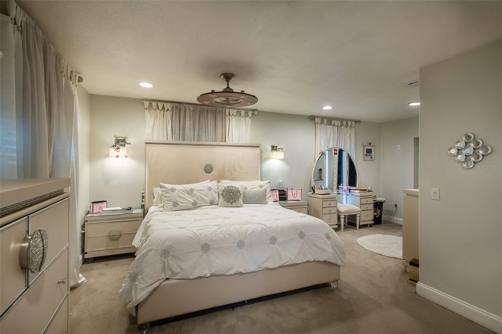 Active With Contract: $750,000 (0 beds, 0 baths, 2515 Square Feet)