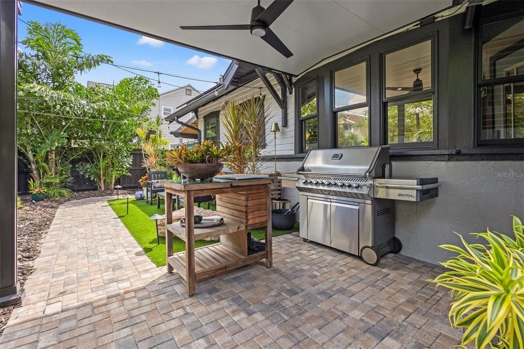 Active With Contract: $850,000 (3 beds, 3 baths, 1362 Square Feet)