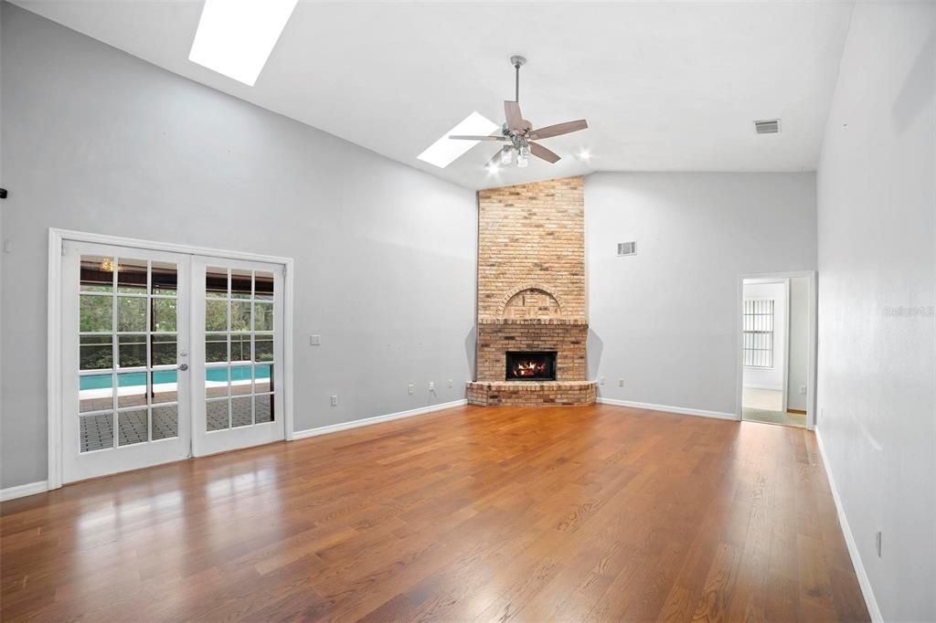 Active With Contract: $900,000 (4 beds, 3 baths, 2681 Square Feet)