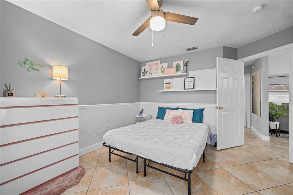 Active With Contract: $1,925 (3 beds, 2 baths, 1252 Square Feet)