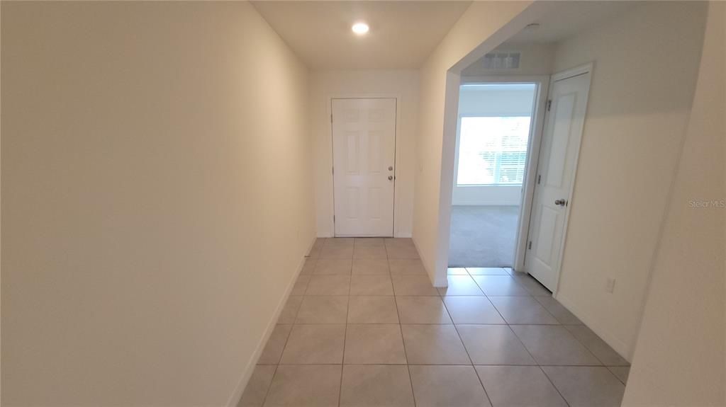 For Rent: $2,075 (3 beds, 2 baths, 1676 Square Feet)