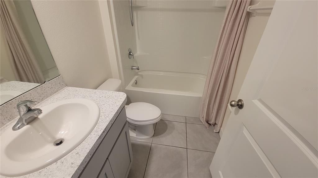 For Rent: $2,075 (3 beds, 2 baths, 1676 Square Feet)