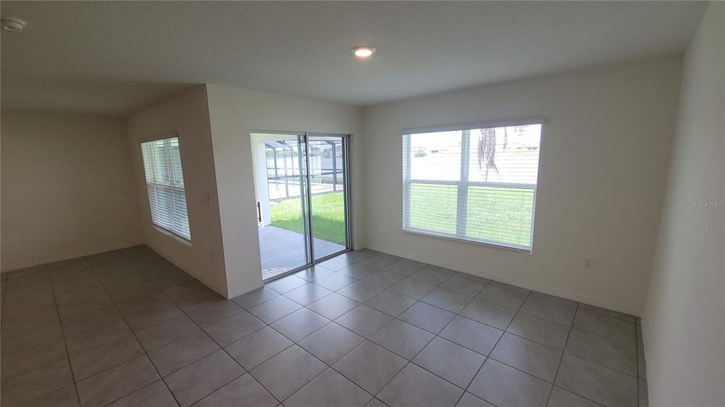 For Rent: $2,075 (3 beds, 2 baths, 1676 Square Feet)