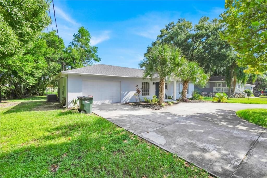 Active With Contract: $249,900 (3 beds, 2 baths, 1170 Square Feet)