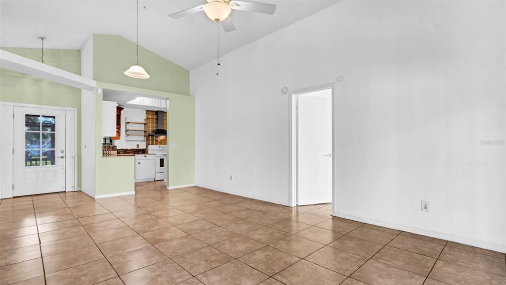 For Rent: $2,350 (3 beds, 2 baths, 1547 Square Feet)