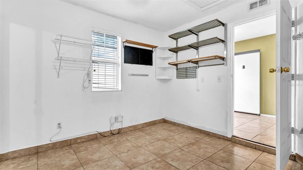 For Rent: $2,350 (3 beds, 2 baths, 1547 Square Feet)