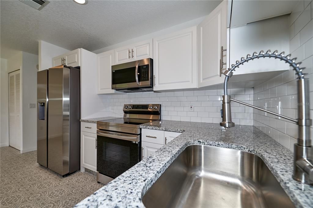 For Sale: $409,900 (3 beds, 2 baths, 1257 Square Feet)