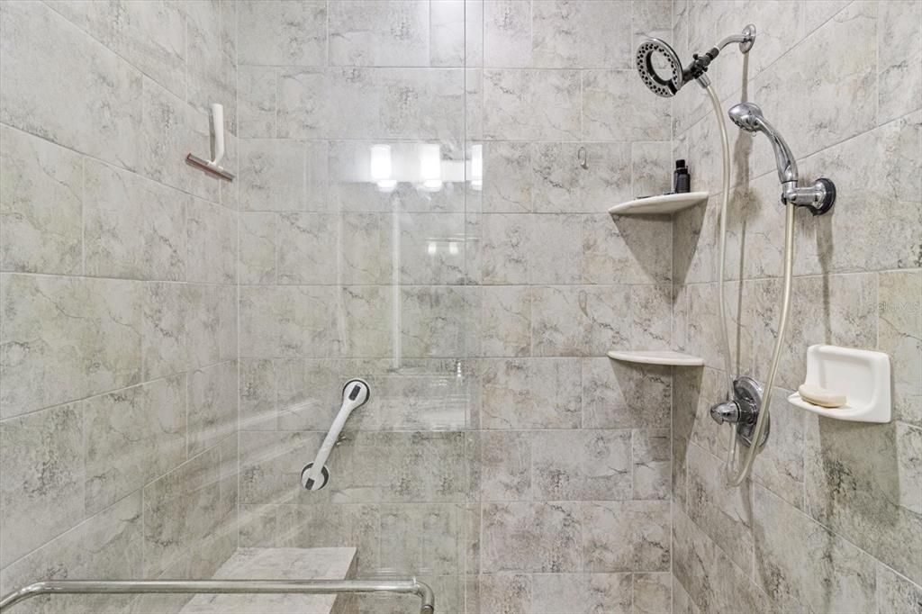 Suite shower