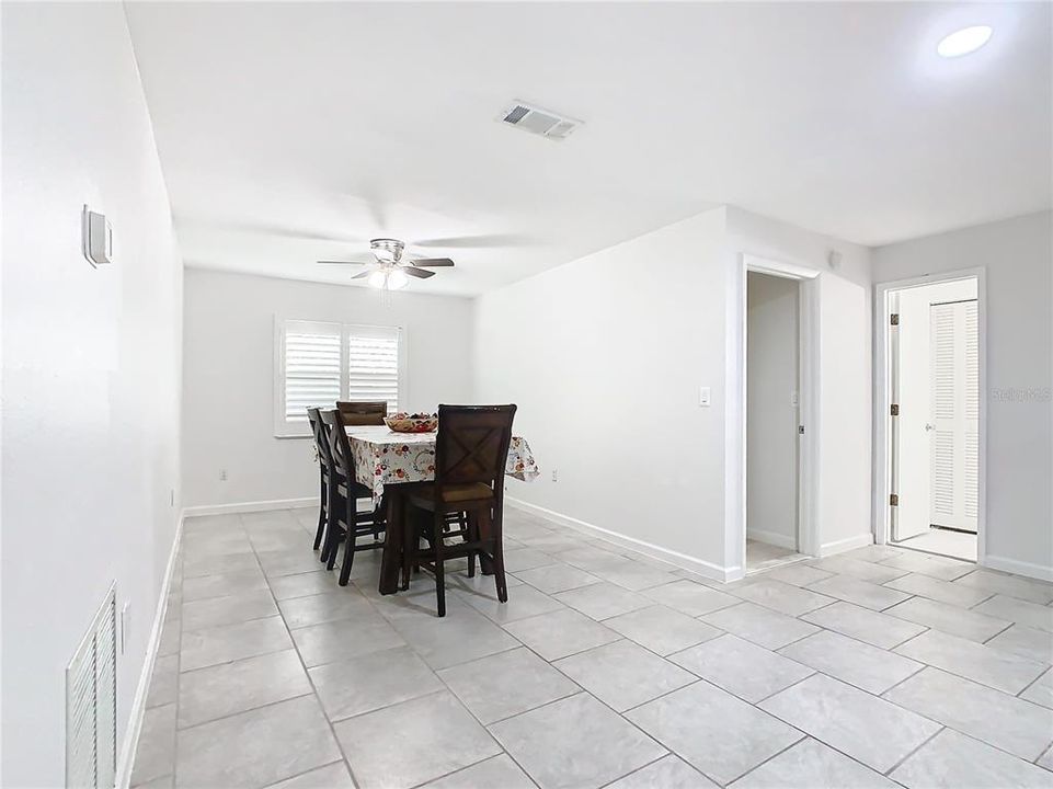 For Sale: $294,499 (2 beds, 2 baths, 1229 Square Feet)