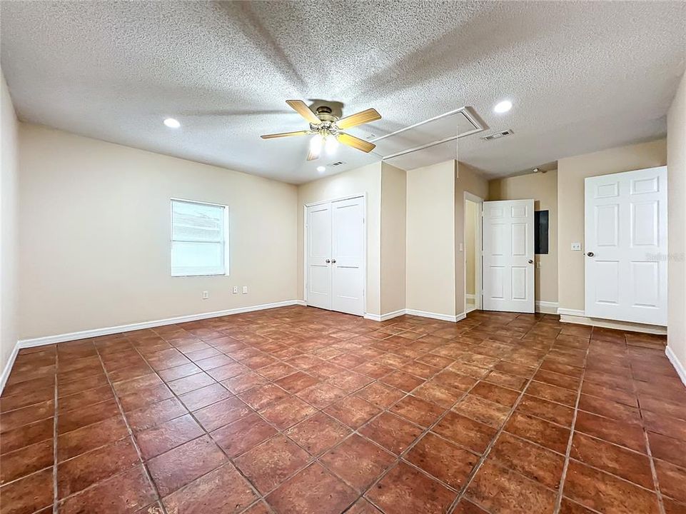 For Rent: $2,100 (4 beds, 2 baths, 1523 Square Feet)