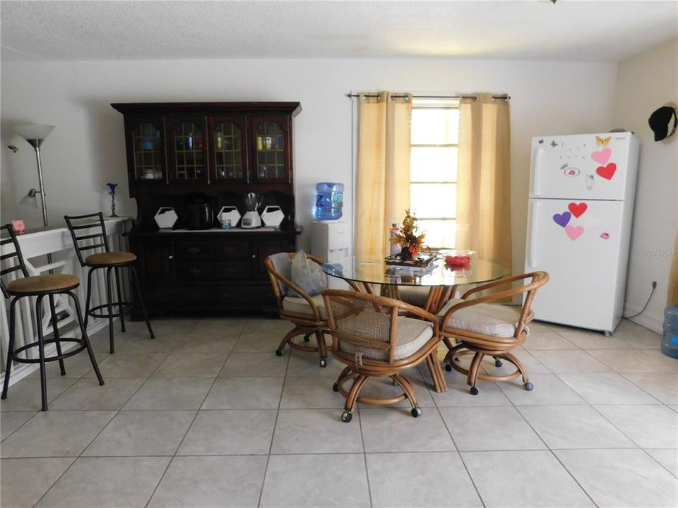 For Sale: $305,000 (2 beds, 2 baths, 1620 Square Feet)