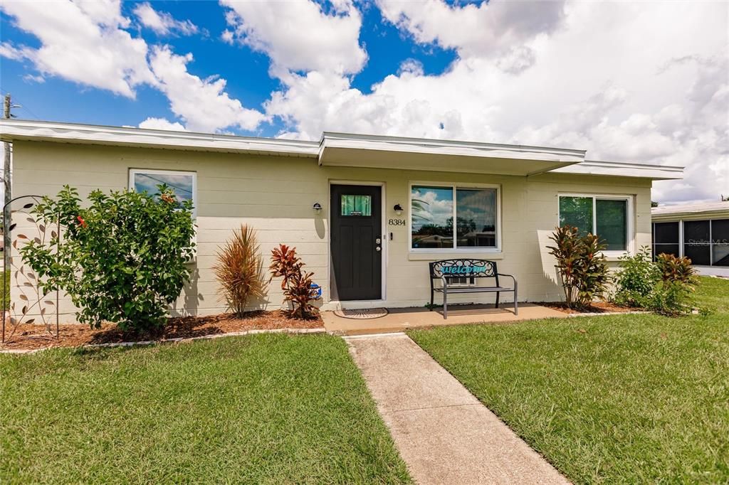 Active With Contract: $199,000 (2 beds, 1 baths, 828 Square Feet)