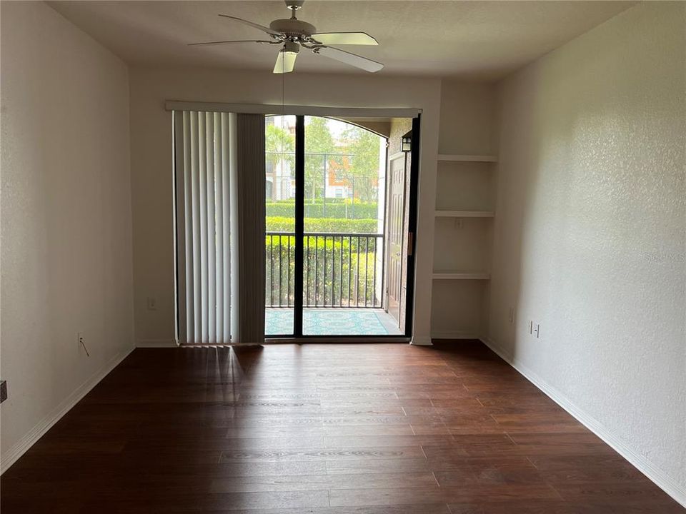 For Rent: $1,650 (1 beds, 1 baths, 742 Square Feet)