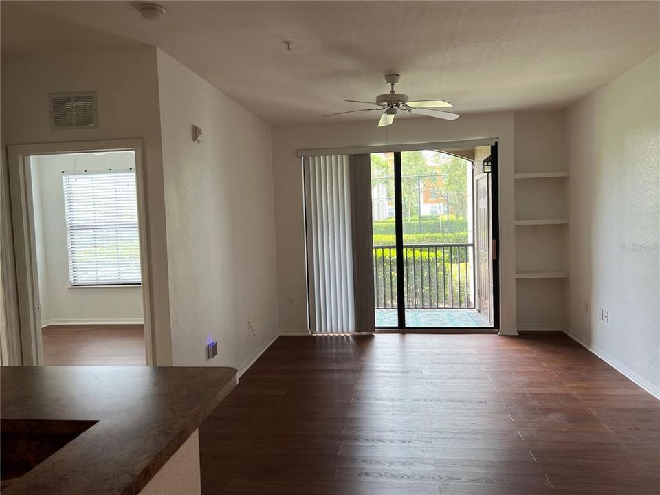 For Rent: $1,650 (1 beds, 1 baths, 742 Square Feet)