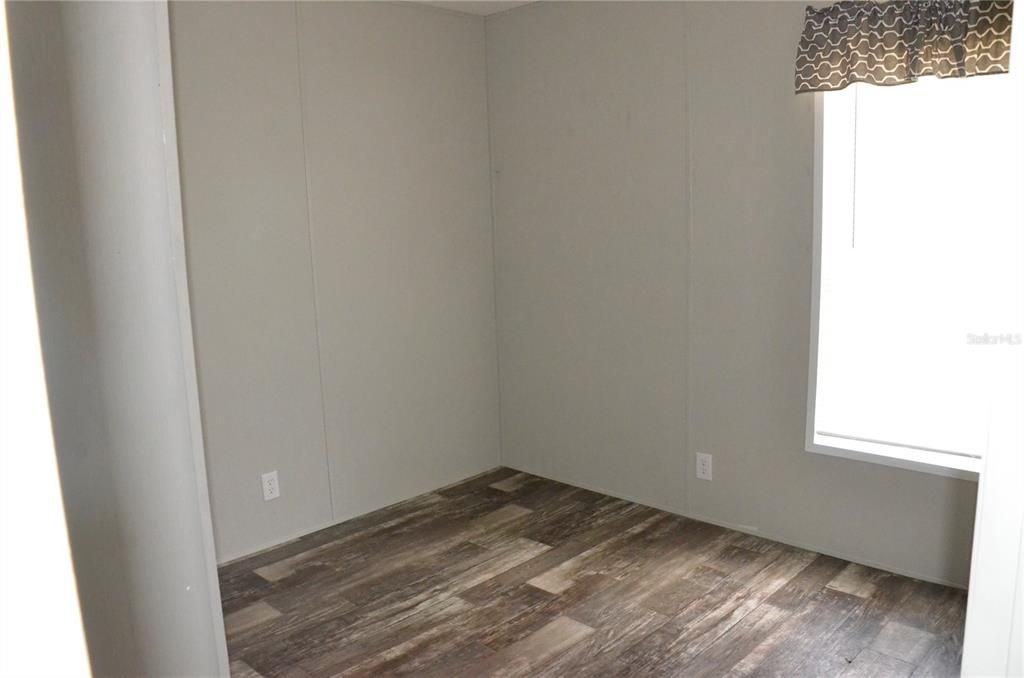 Active With Contract: $159,900 (2 beds, 2 baths, 840 Square Feet)