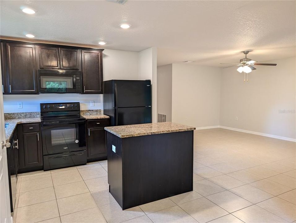 For Rent: $1,975 (3 beds, 2 baths, 1378 Square Feet)