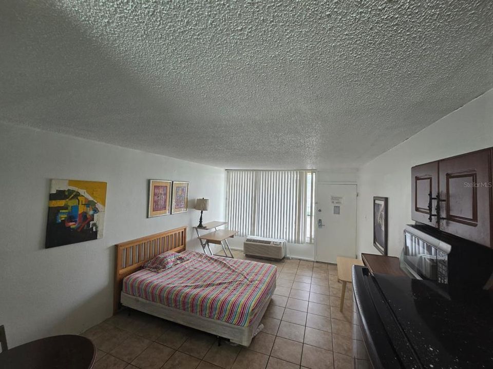 For Sale: $61,900 (1 beds, 1 baths, 276 Square Feet)