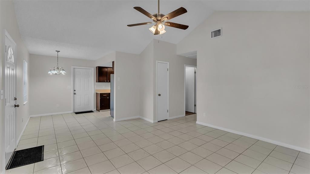 For Sale: $219,900 (3 beds, 2 baths, 1040 Square Feet)