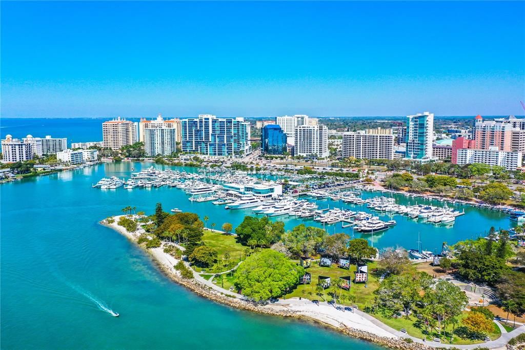 The Vue Sarasota Bay is in the middle of all that Sarasota has to offer.