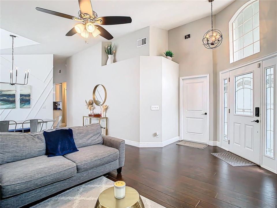 Active With Contract: $475,000 (4 beds, 2 baths, 1922 Square Feet)