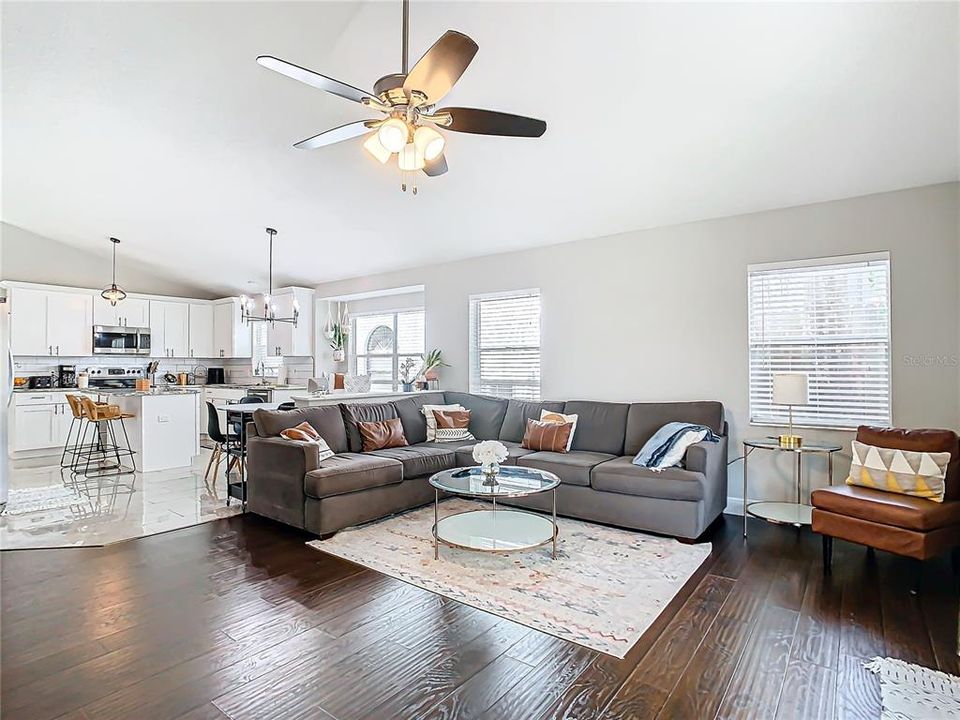 Active With Contract: $475,000 (4 beds, 2 baths, 1922 Square Feet)