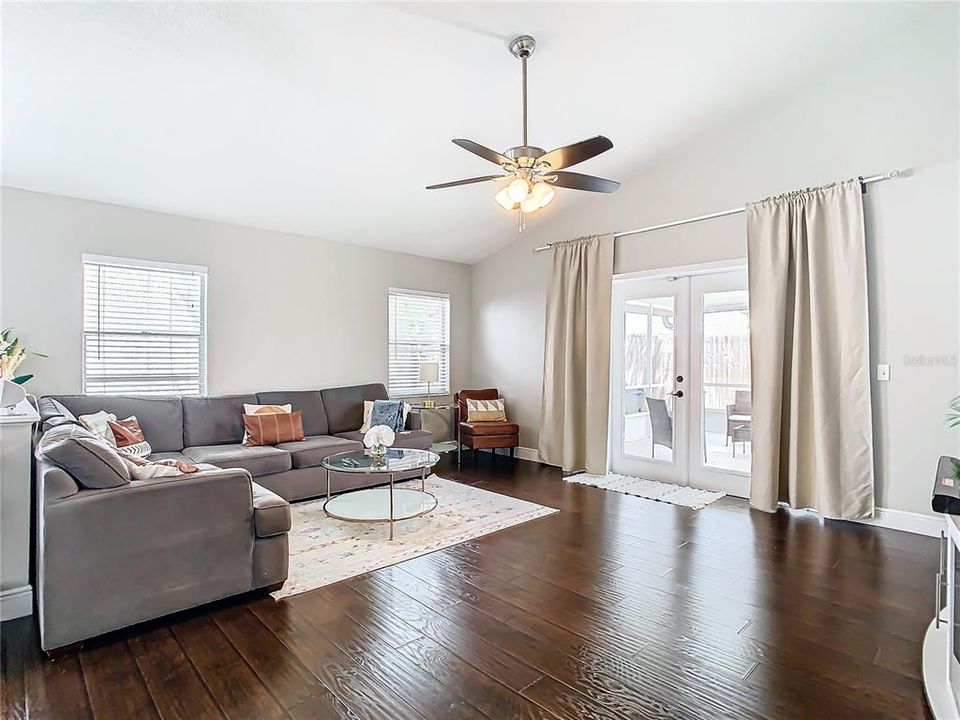 Active With Contract: $475,000 (4 beds, 2 baths, 1922 Square Feet)