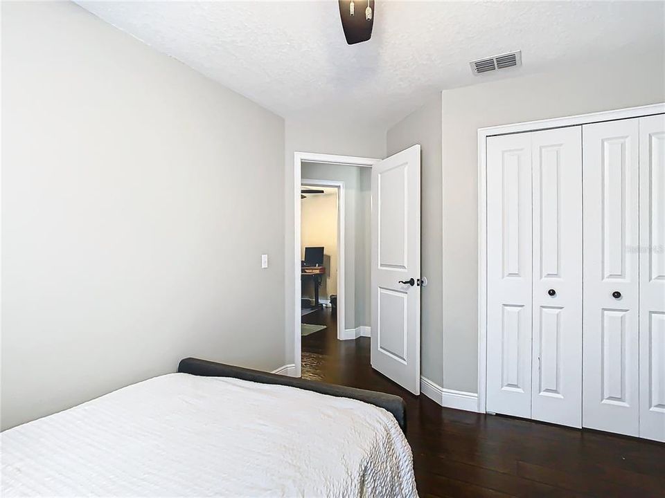 Active With Contract: $475,000 (4 beds, 2 baths, 1922 Square Feet)