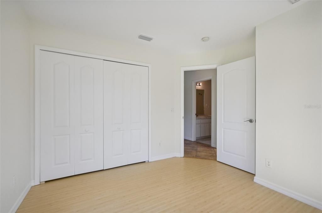 Active With Contract: $275,900 (3 beds, 2 baths, 1211 Square Feet)