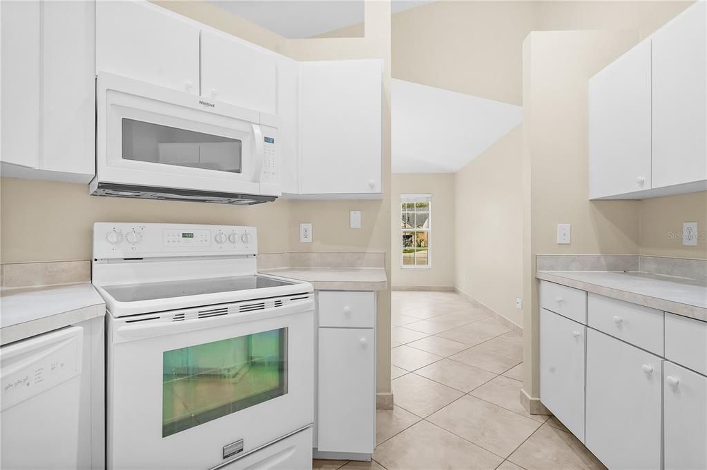 Active With Contract: $324,900 (3 beds, 2 baths, 1706 Square Feet)