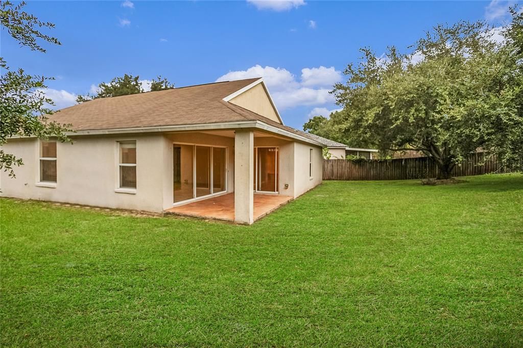 Active With Contract: $324,900 (3 beds, 2 baths, 1706 Square Feet)