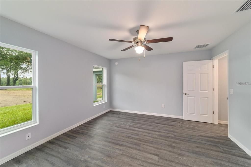 Active With Contract: $269,000 (3 beds, 2 baths, 1421 Square Feet)