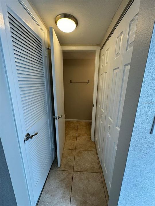 For Rent: $2,000 (2 beds, 1 baths, 924 Square Feet)