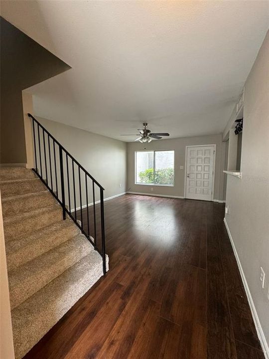 For Rent: $2,000 (2 beds, 1 baths, 924 Square Feet)