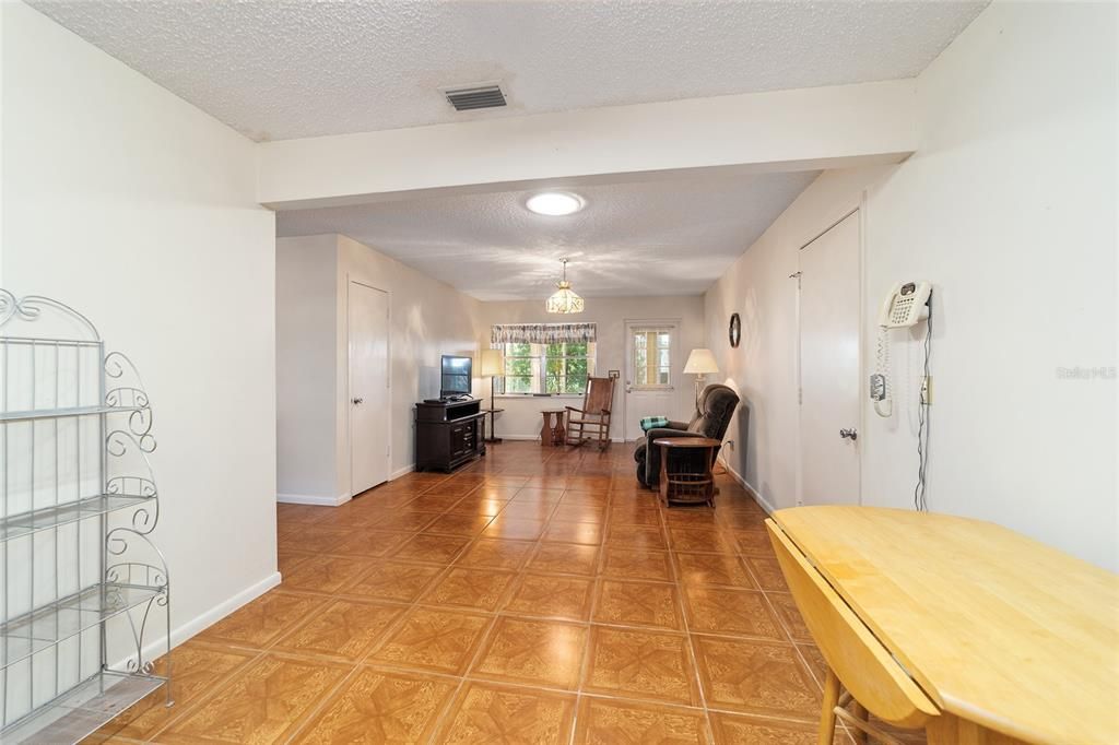 For Sale: $165,000 (2 beds, 2 baths, 1369 Square Feet)