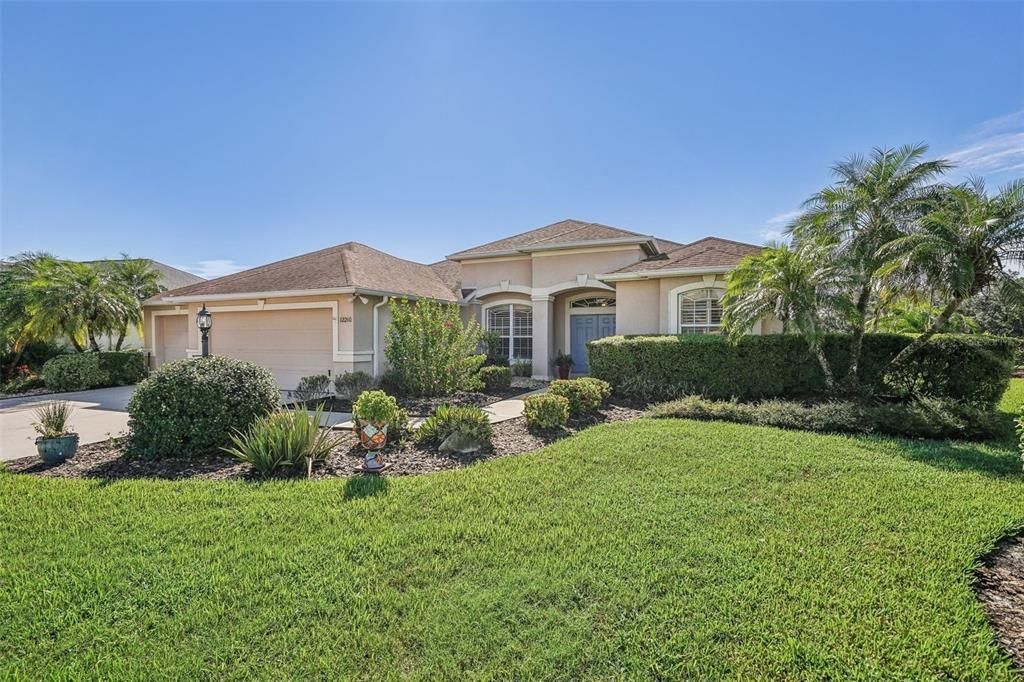 Active With Contract: $750,000 (4 beds, 3 baths, 2332 Square Feet)