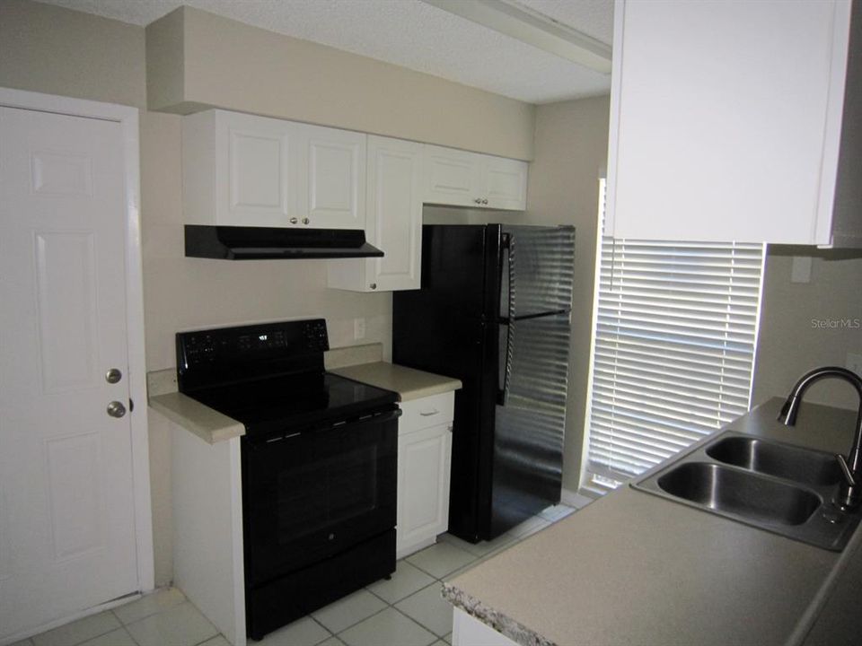 For Sale: $269,900 (2 beds, 2 baths, 1024 Square Feet)