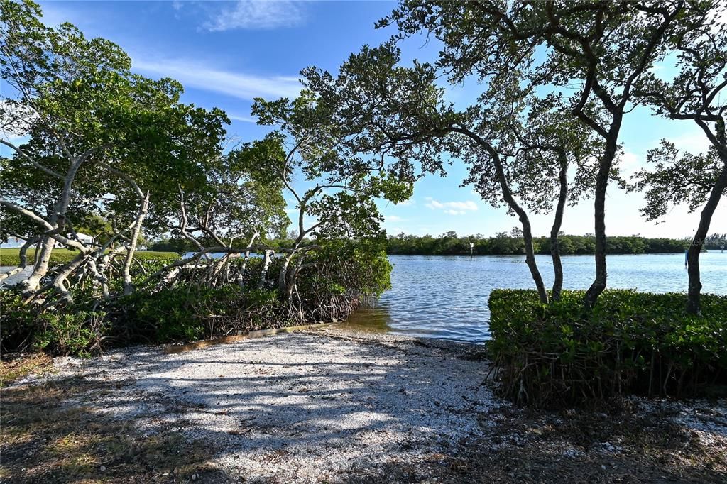 Active With Contract: $500,000 (3 beds, 2 baths, 1566 Square Feet)