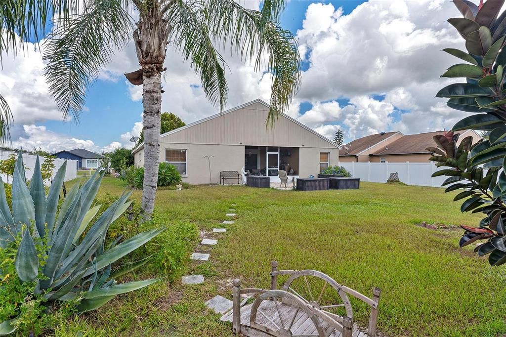 Active With Contract: $275,000 (3 beds, 2 baths, 1498 Square Feet)