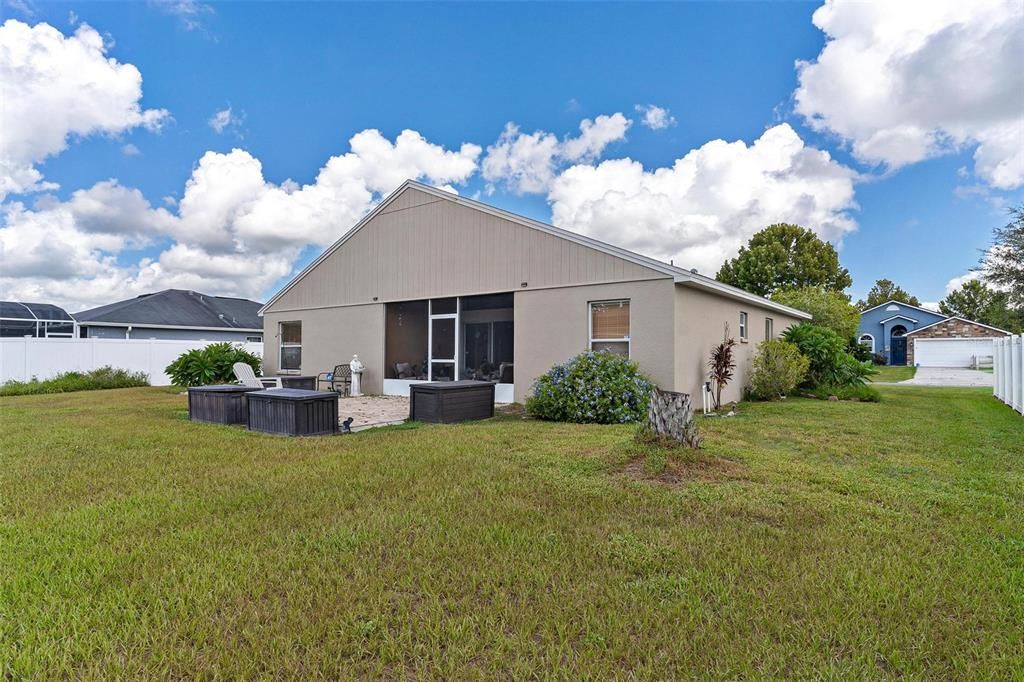 Active With Contract: $275,000 (3 beds, 2 baths, 1498 Square Feet)