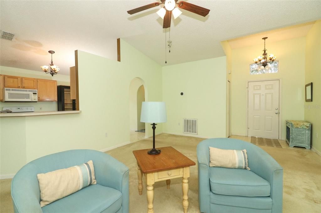 For Sale: $349,000 (3 beds, 2 baths, 1423 Square Feet)